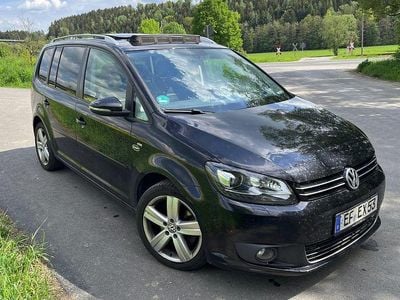 Schwarz Gebraucht 2014 VW Touran Highline Van / Kleinbus | 9.550 € (Fairer Preis)
