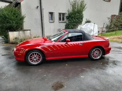 Gebraucht Mazda MX5 116 PS (85 kW) 1992 Rot Cabrio