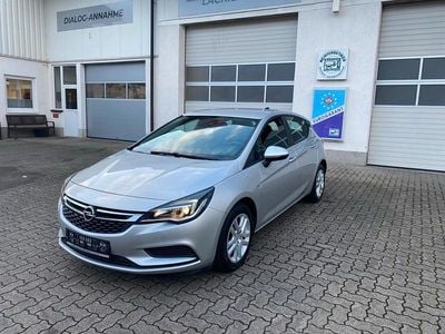 Silber Gebraucht 2016 Opel Astra Kleinwagen | 7.999 € (Guter Preis)
