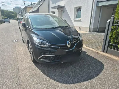 Gebraucht Renault Grand Scénic IV Business 140 PS (102 kW) 2022 Schwarz Van / Kleinbus