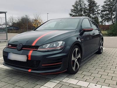 Gebraucht VW Golf VII GTI 230 PS (169 kW) 2015 Andere farben Kleinwagen