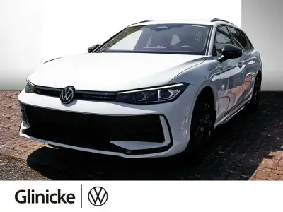 Gebraucht VW Passat R-line 150 PS (110 kW) 2024 Weiß Kombi