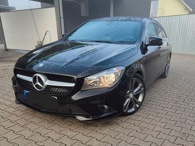 Gebraucht Mercedes CLA200 Shooting Brake 136 PS (100 kW) 2015 Schwarz Kombi