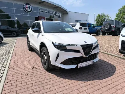 Neu Alfa Romeo Junior Edizione Speciale 136 PS (100 kW) 2026 Weiß (bianco uni) SUV
