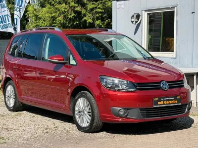 Gebraucht VW Touran Cup 140 PS (102 kW) 2015 Rot Van / Kleinbus
