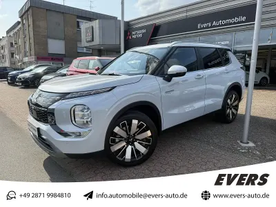 Neu Mitsubishi Outlander P-HEV Intro Edition 136 PS (100 kW) 2025 Titanweiß Limousine