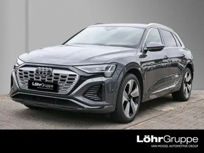 Gebraucht Audi Q8 e-tron S-Line 300 kW (408 PS) 2023 Daytonagrau perleffekt SUV