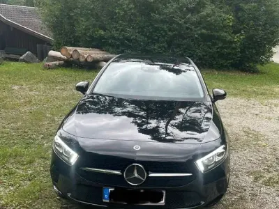 Gebraucht Mercedes A200 Progressive 163 PS (119 kW) 2020 Schwarz Limousine