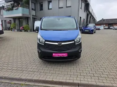 Usata Opel Vivaro 129 CV (94 kW) 2017 Blu Monovolume