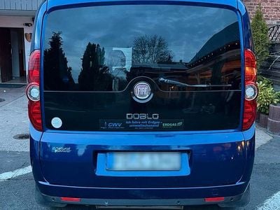 Second-hand Fiat Doblò 120 CP (88 kW) 2011 Albastru Monovolum