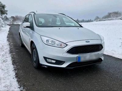 Grau Gebraucht 2017 Ford Focus Business Edition Kombi | 11.700 € (Etwas zu teuer)