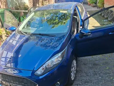 Gebraucht Ford Fiesta Trend 80 PS (58 kW) 2017 Blau Kleinwagen
