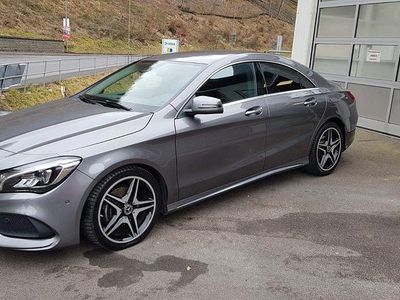 Grau Gebraucht 2017 Mercedes CLA220 AMG line Limousine | 17.699 €