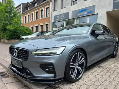 Gebraucht Volvo S60 R-Design 190 PS (139 kW) 2020 Osmium grey Limousine