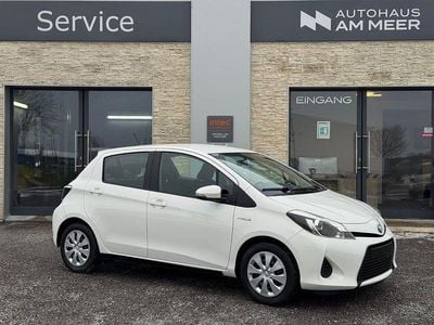 Gebraucht Toyota Yaris Hybrid Life 75 PS (55 kW) 2012 Weiß Limousine
