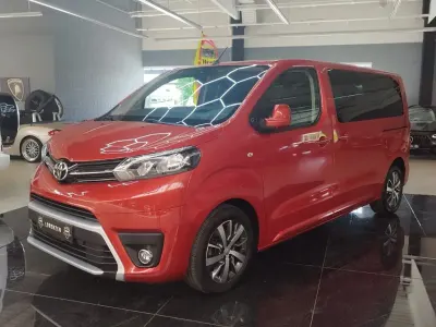 Gebraucht Toyota Proace Verso Team 150 PS (110 kW) 2021 Orange Kombi