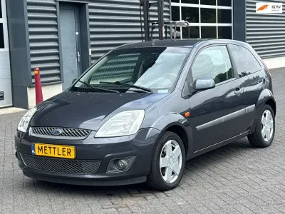 Używany Ford Fiesta Futura 69 KM (50 kW) 2006 Szary Hatchback