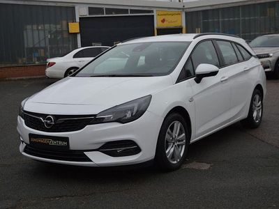 Weiß Gebraucht 2021 Opel Astra Kombi | 10.900 € (Fairer Preis)