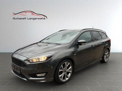 Grau Gebraucht 2018 Ford Focus ST-Line Limousine | 13.499 € (Guter Preis)