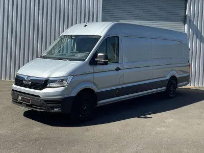 Używany MAN TGE 177 KM (130 kW) 2025 Srebrny Van