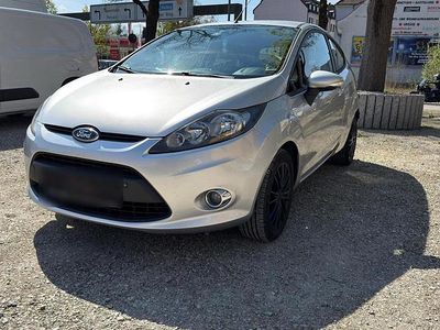 Gebraucht Ford Fiesta 96 PS (70 kW) 2011 Silber Kleinwagen