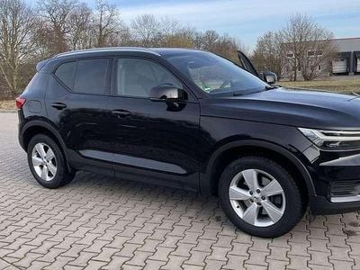 Schwarz Gebraucht 2022 Volvo XC40 Momentum SUV | 27.000 € (Superpreis)