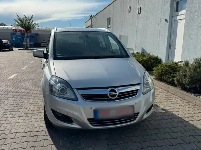 Używany Opel Zafira 125 KM (91 kW) 2012 Srebrny Minivan