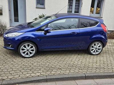 Gebraucht Ford Fiesta Titanium 101 PS (74 kW) 2016 Blau Limousine