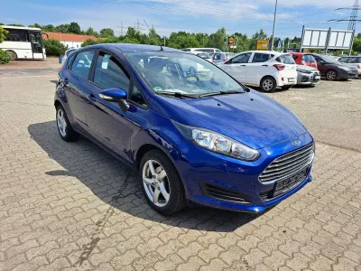 Gebraucht Ford Fiesta 82 PS (60 kW) 2015 Blau Kleinwagen