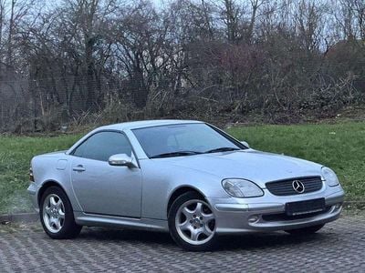 Gebraucht Mercedes SLK230 193 PS (141 kW) 2002 Silber Cabrio