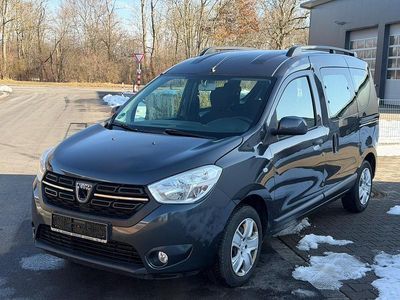 Grau Gebraucht 2017 Dacia Dokker Van / Kleinbus | 4.690 € (Fairer Preis)