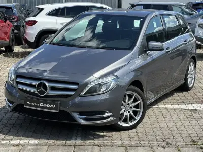 Gebraucht Mercedes B180 122 PS (89 kW) 2014 Grau Kleinwagen