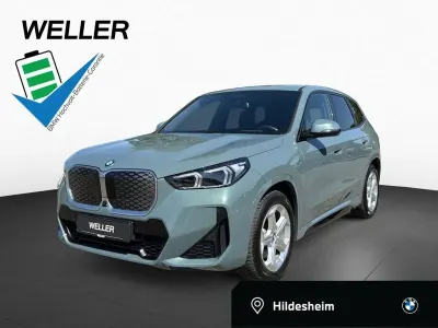 Gebraucht BMW iX1 M Sport 230 kW (313 PS) 2024 Cape york grün (grün) SUV