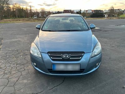 Gebraucht Kia Ceed 115 PS (84 kW) 2009 Blau Kleinwagen
