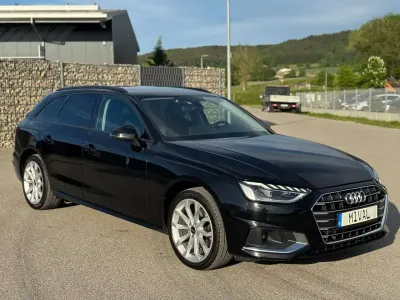 Gebraucht Audi A4 Sport 163 PS (119 kW) 2023 Mythosschwarz metallic Kombi