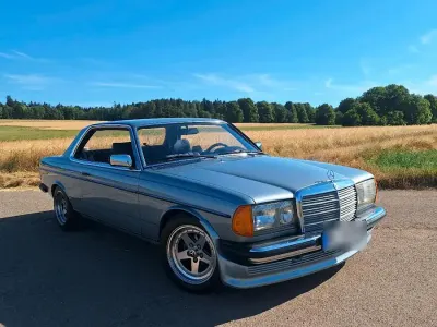 Gebraucht Mercedes 230 136 PS (100 kW) 1980 Blau Coupé