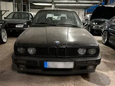 Gebraucht BMW 325 Basis 170 PS (125 kW) 1992 Schwarz Kombi