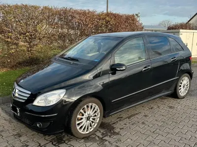 Używany Mercedes B200 193 KM (141 kW) 2006 Czarny Minivan