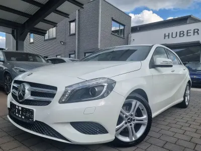 Gebraucht Mercedes A180 122 PS (89 kW) 2013 Weiß Limousine