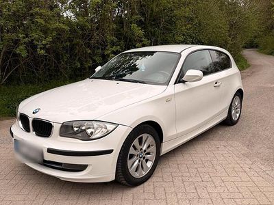 Gebraucht BMW 116 122 PS (89 kW) 2010 Weiß Kleinwagen