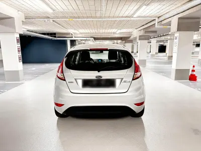 Gebraucht Ford Fiesta 95 PS (69 kW) 2013 Silber Kleinwagen