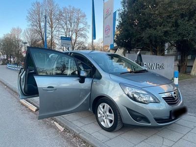 Second-hand Opel Meriva 101 CP (74 kW) 2011 Andere farben Monovolum