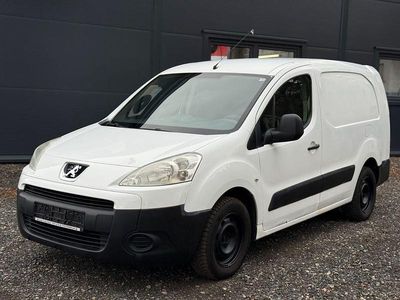 Gebraucht Peugeot Partner Comfort 90 PS (66 kW) 2011 Weiß Van / Kleinbus
