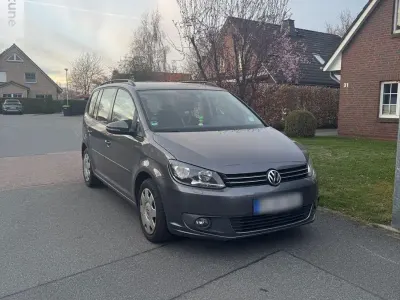 Gebraucht VW Touran Comfortline 140 PS (102 kW) 2013 Grau Van / Kleinbus