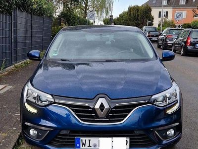 Blau Gebraucht 2017 Renault Mégane IV Experience Limousine | 8.899 € (Fairer Preis)