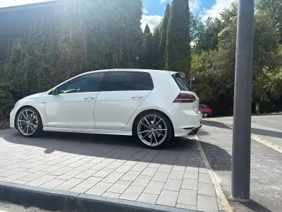 Gebraucht VW Golf VII 300 PS (220 kW) 2015 Weiß Limousine