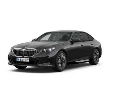 Gebraucht BMW 520 M Sport 197 PS (144 kW) 2025 Silber Limousine