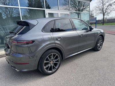 gebraucht Porsche Cayenne E-Hybrid - SPORT DESIGN - 21 Zoll-Luftfe