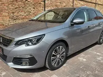 Gebraucht Peugeot 308 SW Allure 131 PS (96 kW) 2021 Gris artense (metallic) Kombi