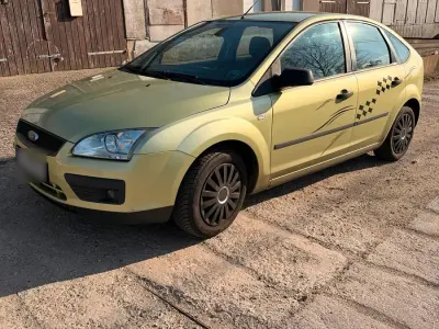 Gebraucht Ford Focus 100 PS (73 kW) 2006 Grün Kombi